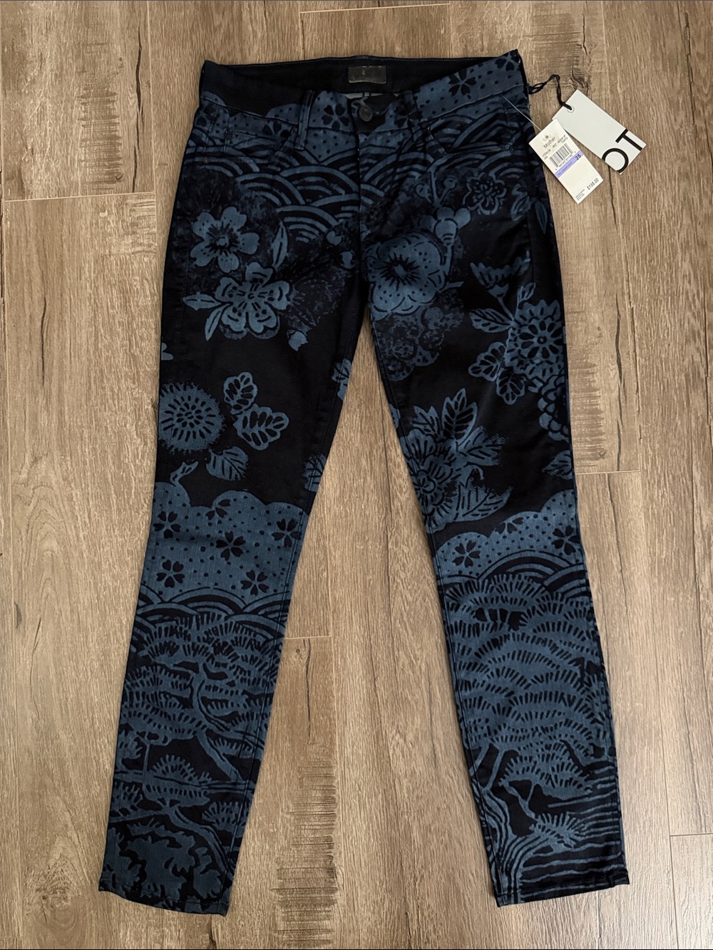 MOTHER The Looker Crop lightweight print pants